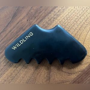 Wildling scalp hair gua sha